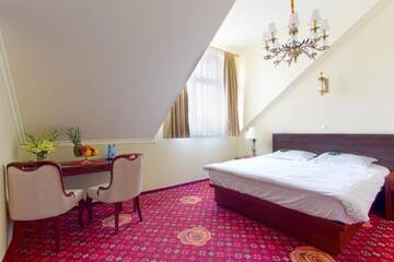 Фото номера Номер Делюкс с кроватью размера «king-size» Отель Hotel Róża г. Kamieniec Wrocławski 3